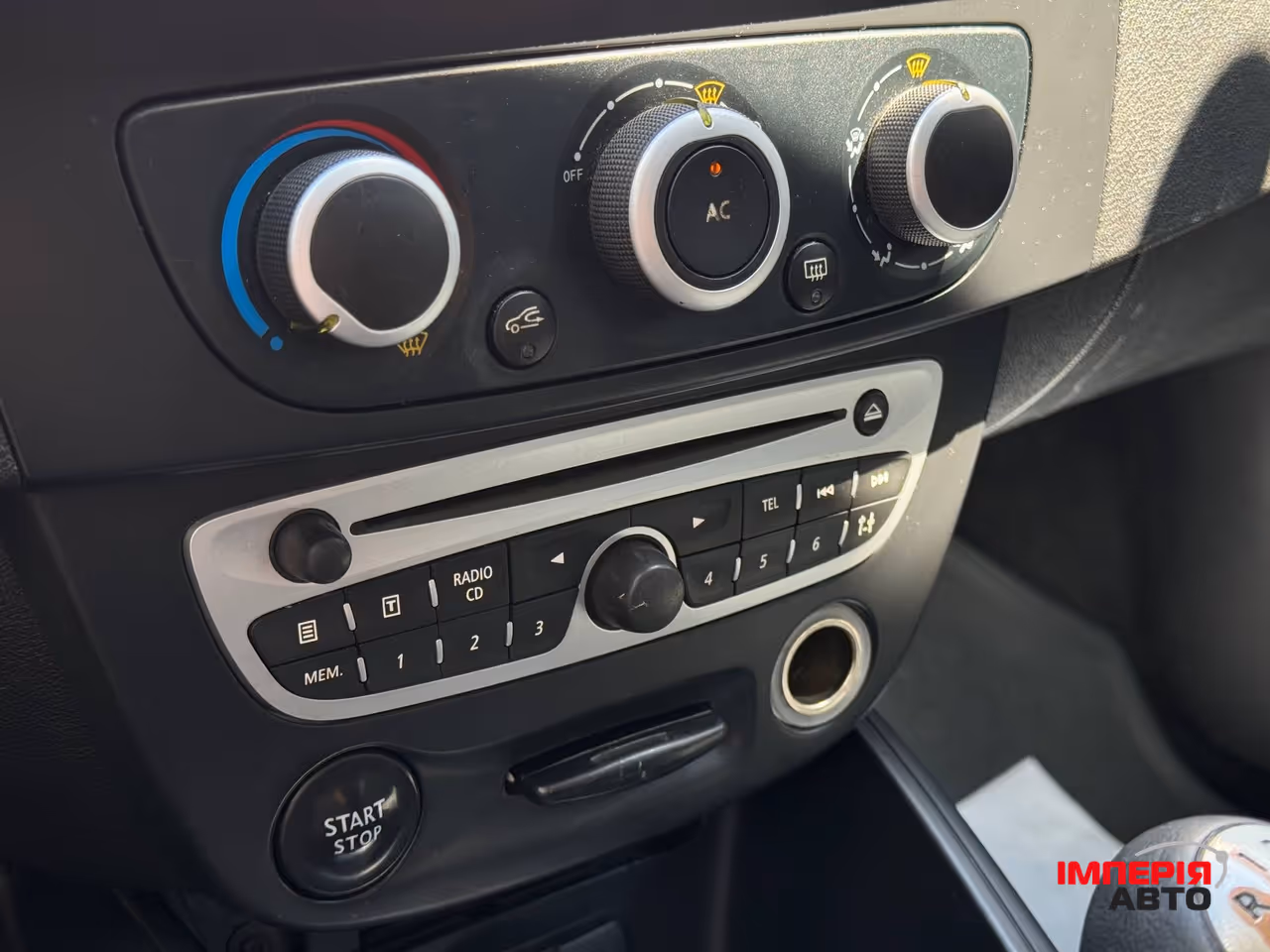 Renault Megane - фото 26