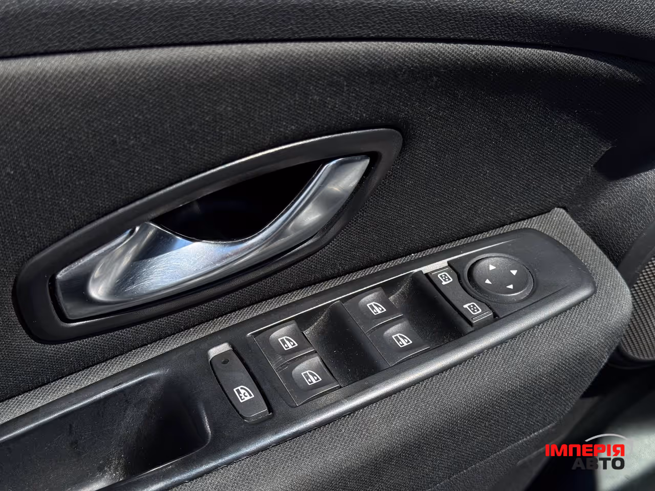 Renault Megane - фото 17