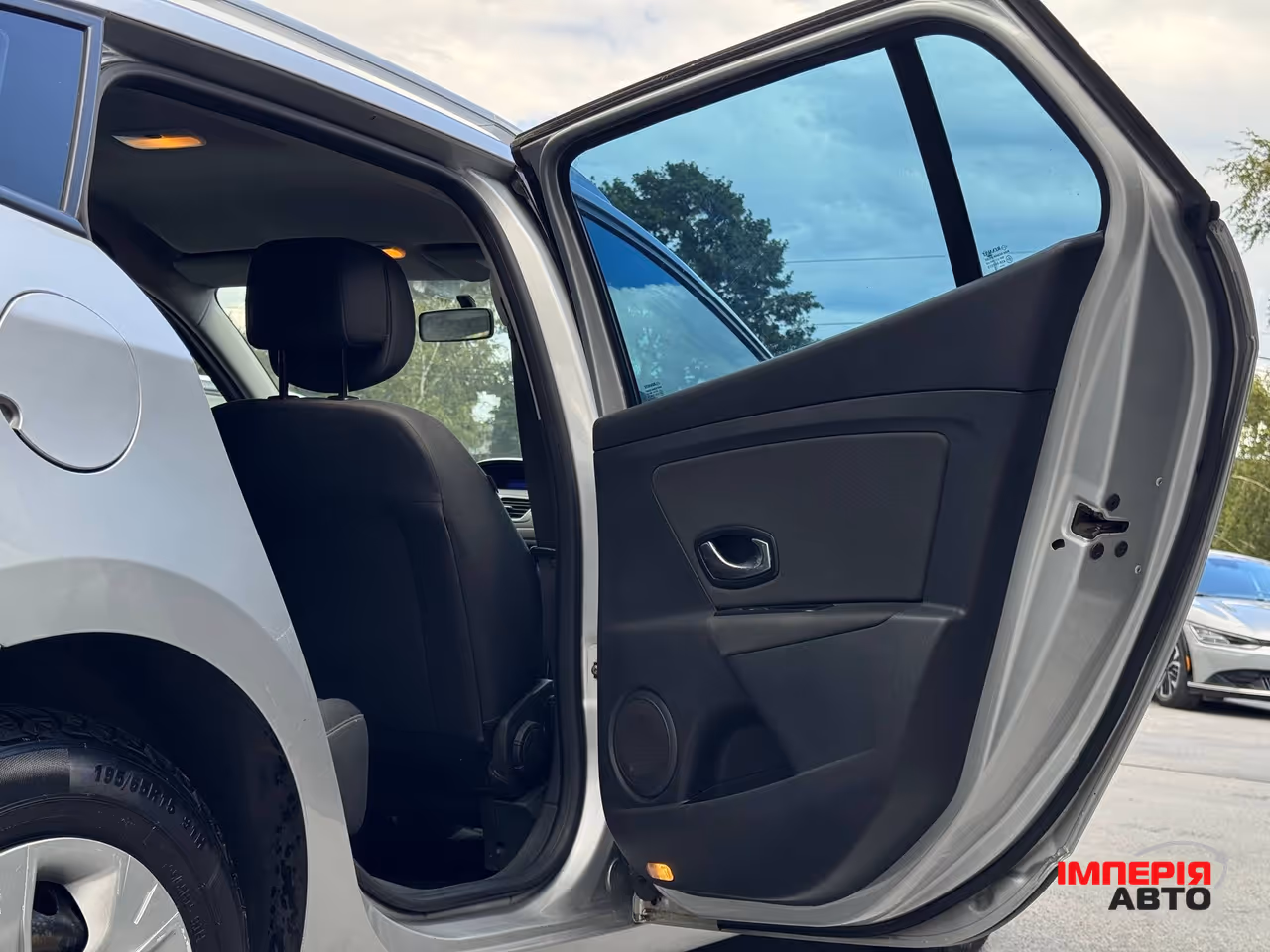 Renault Megane - фото 32