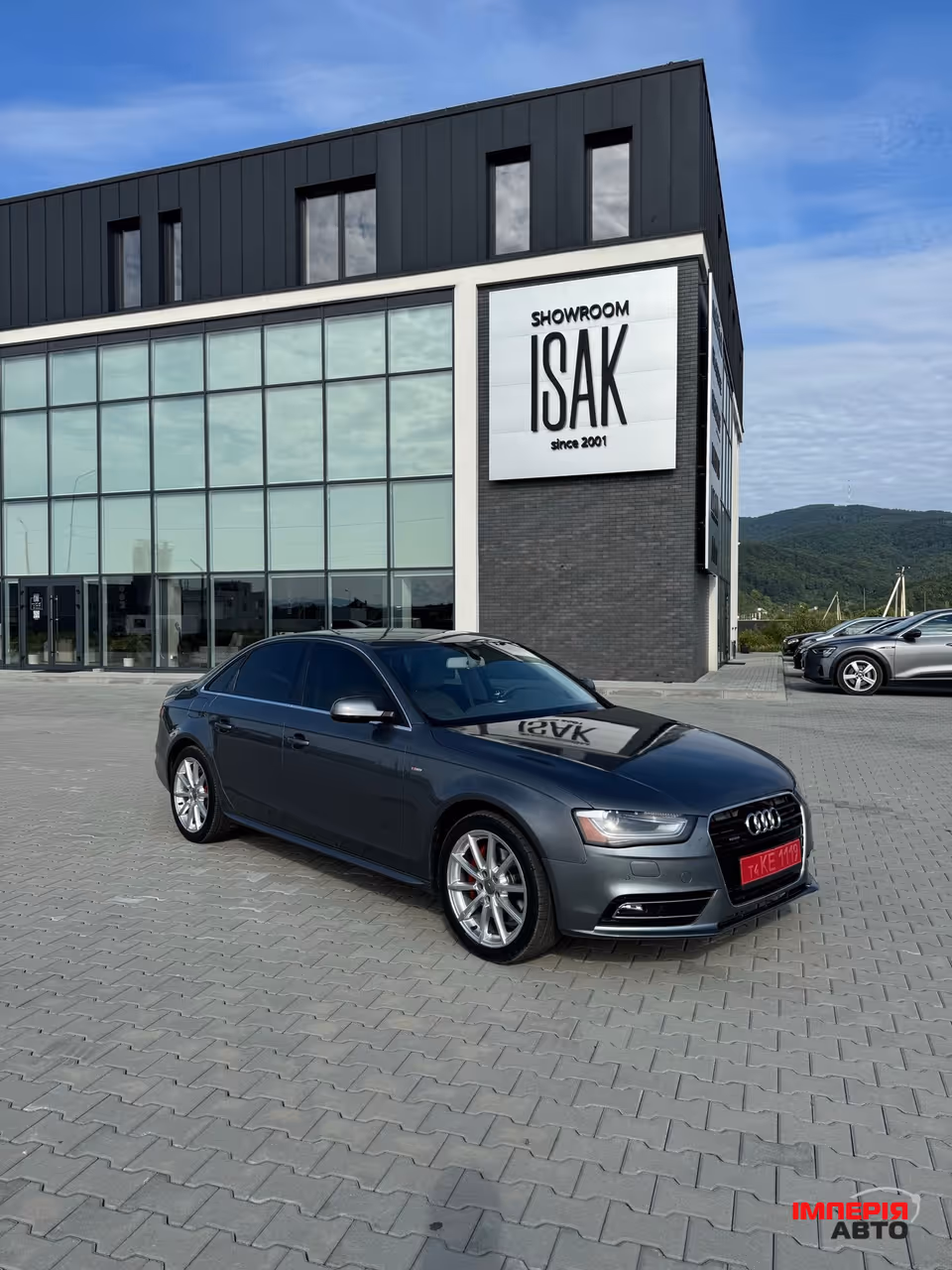 Audi A4 - фото 1