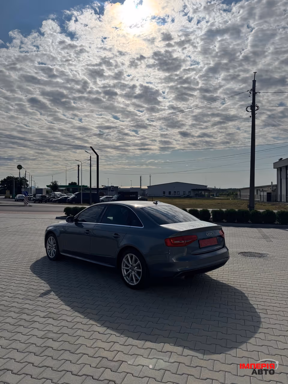 Audi A4 - фото 5