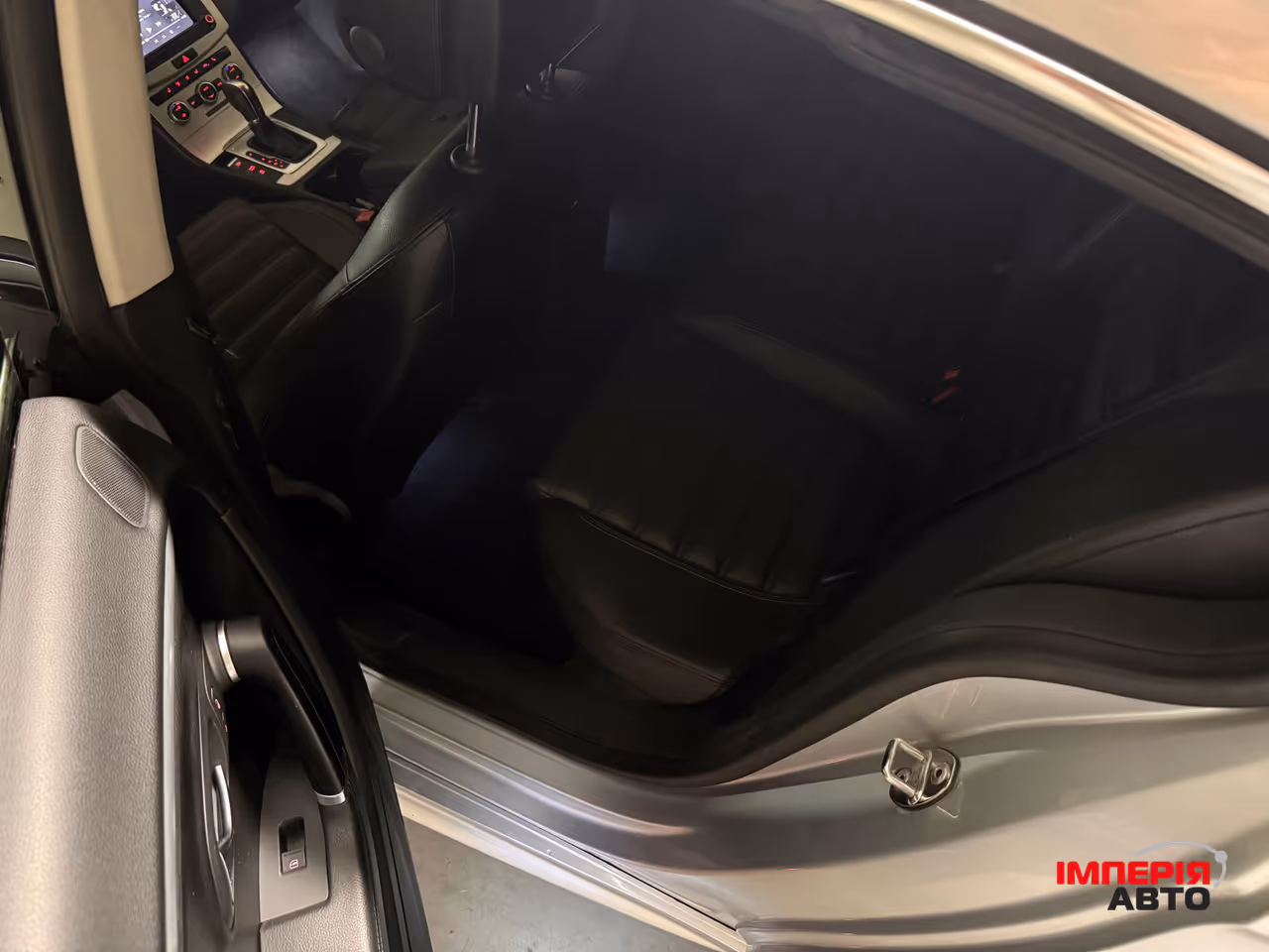 Volkswagen Passat CC - фото 28
