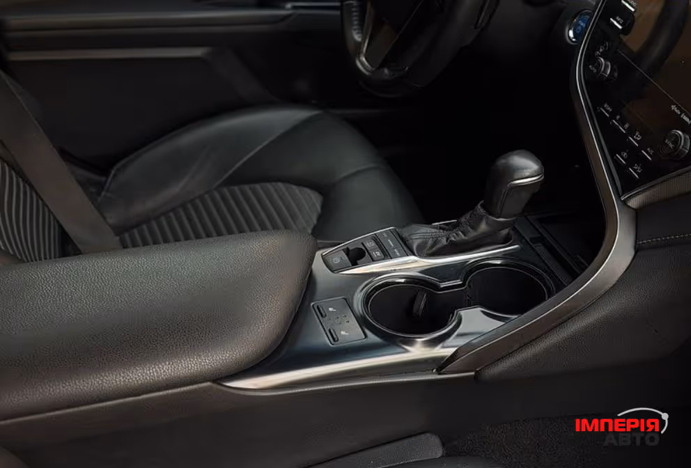 Toyota Camry - фото 9