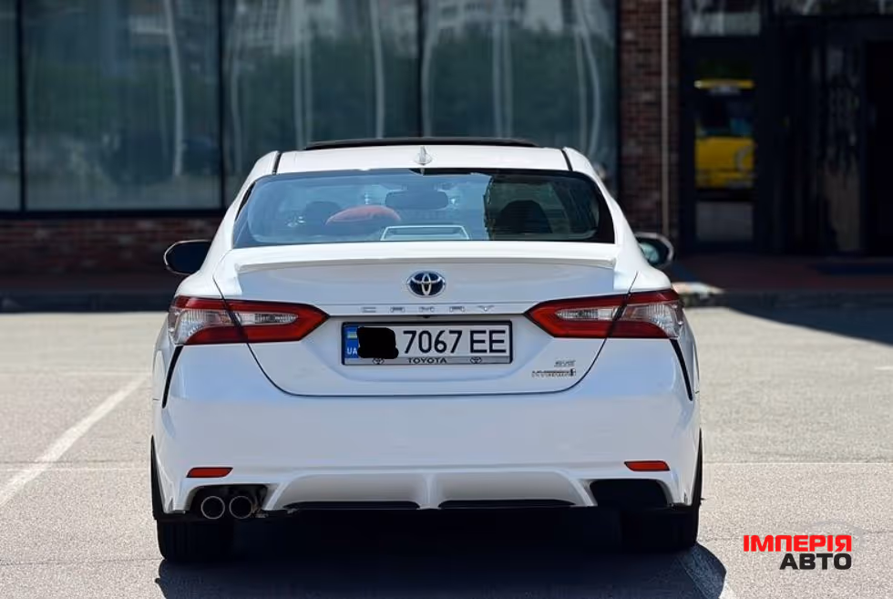 Toyota Camry - фото 4