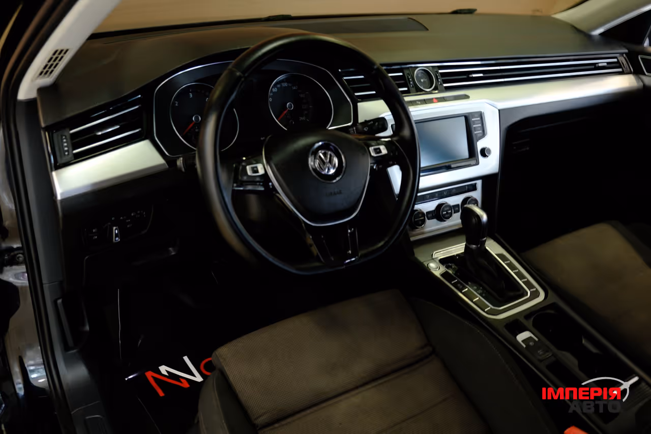 Volkswagen Passat - фото 7