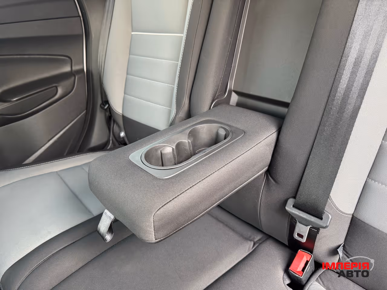 Ford Escape - фото 42