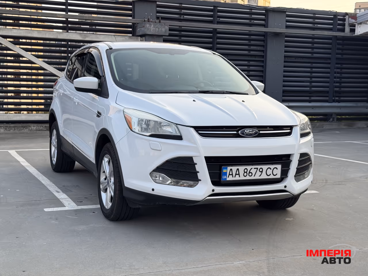 Ford Escape - фото 1