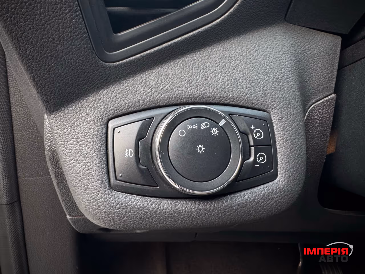 Ford Escape - фото 32