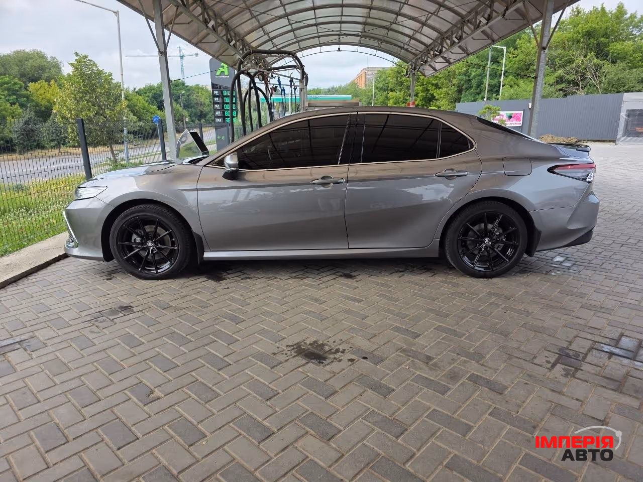 Toyota Camry - фото 2