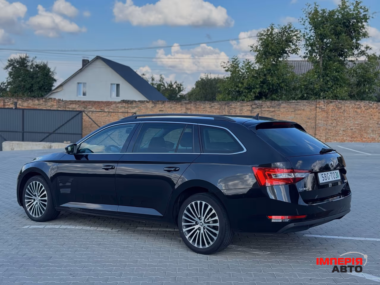 Skoda Superb - фото 15
