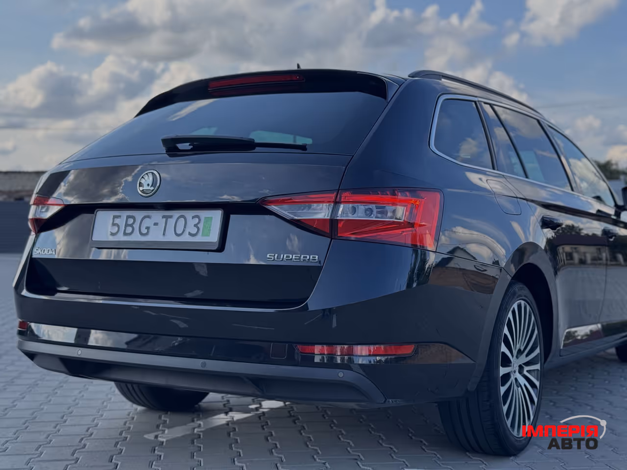 Skoda Superb - фото 11