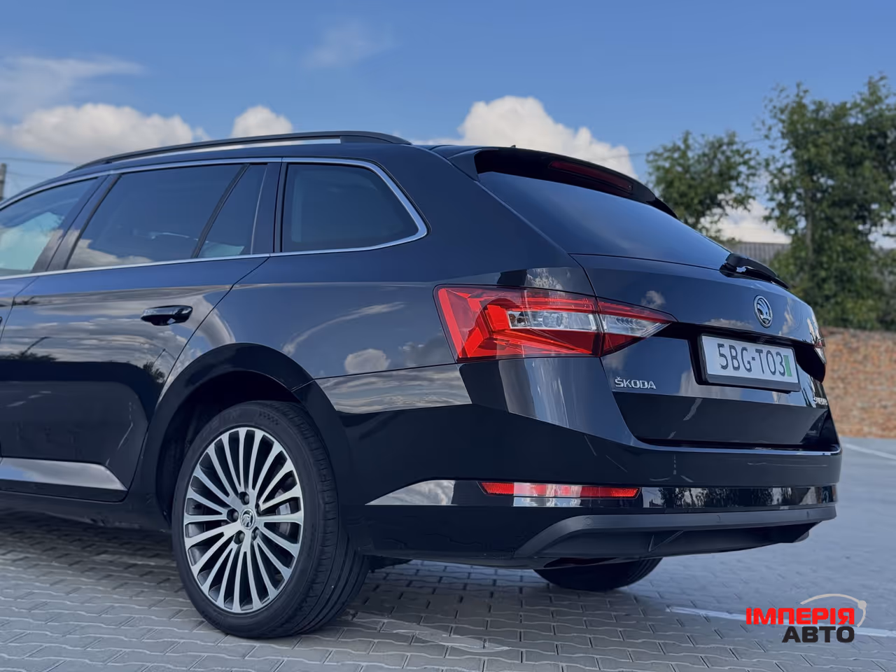 Skoda Superb - фото 13