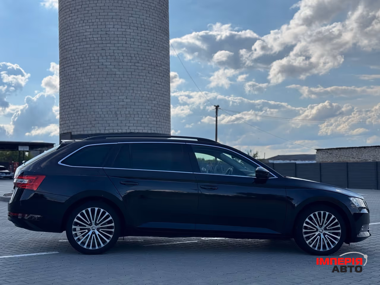 Skoda Superb - фото 8