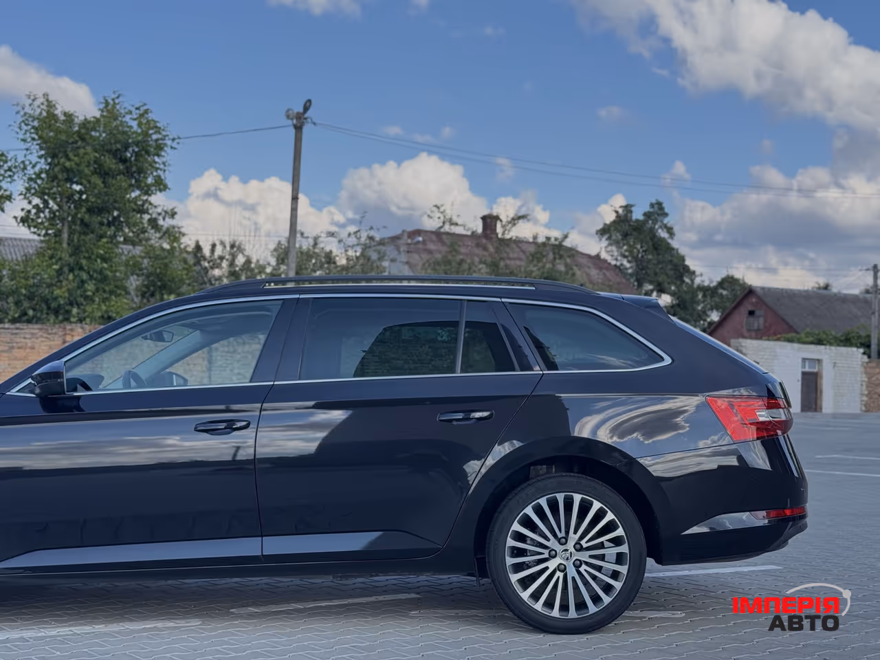 Skoda Superb - фото 17