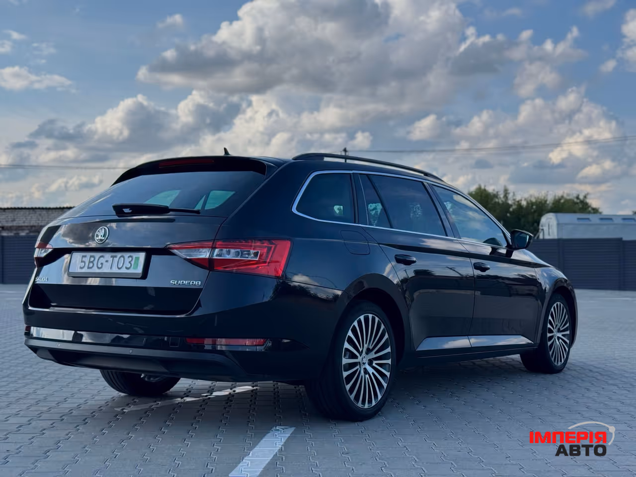 Skoda Superb - фото 10