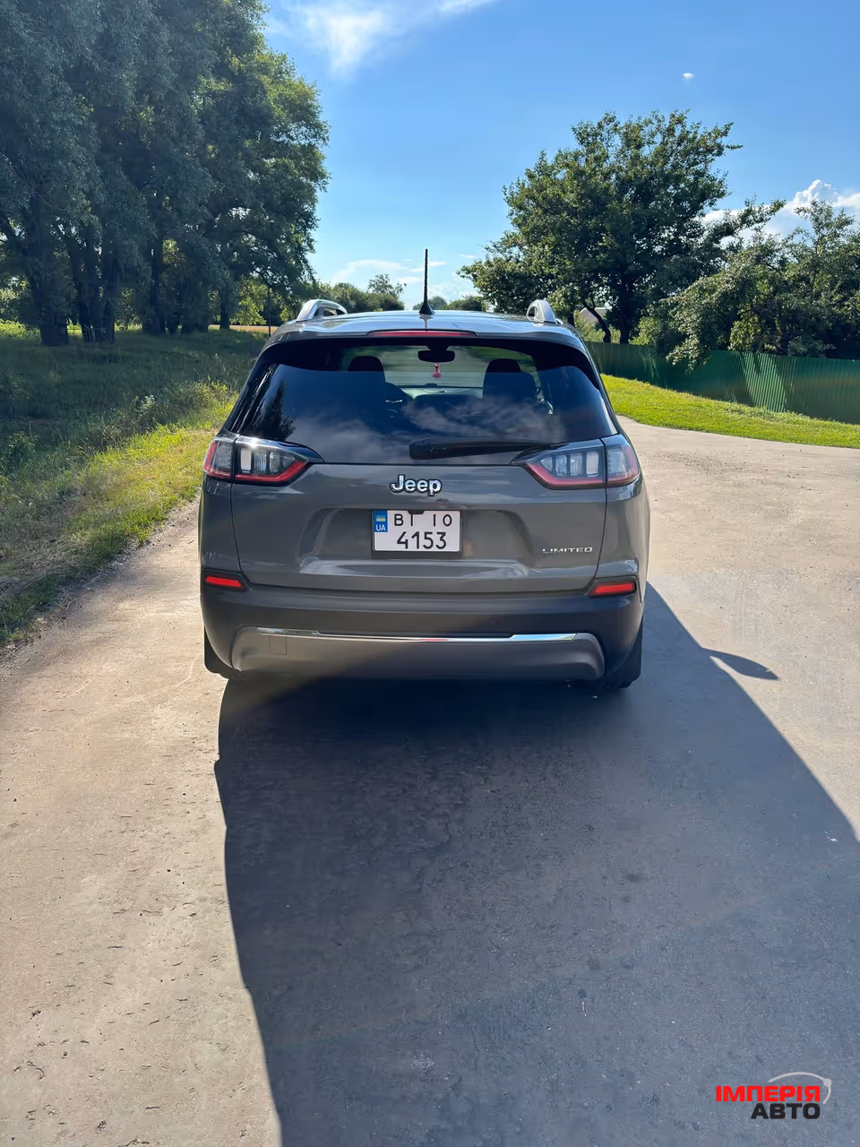 Jeep Cherokee - фото 3