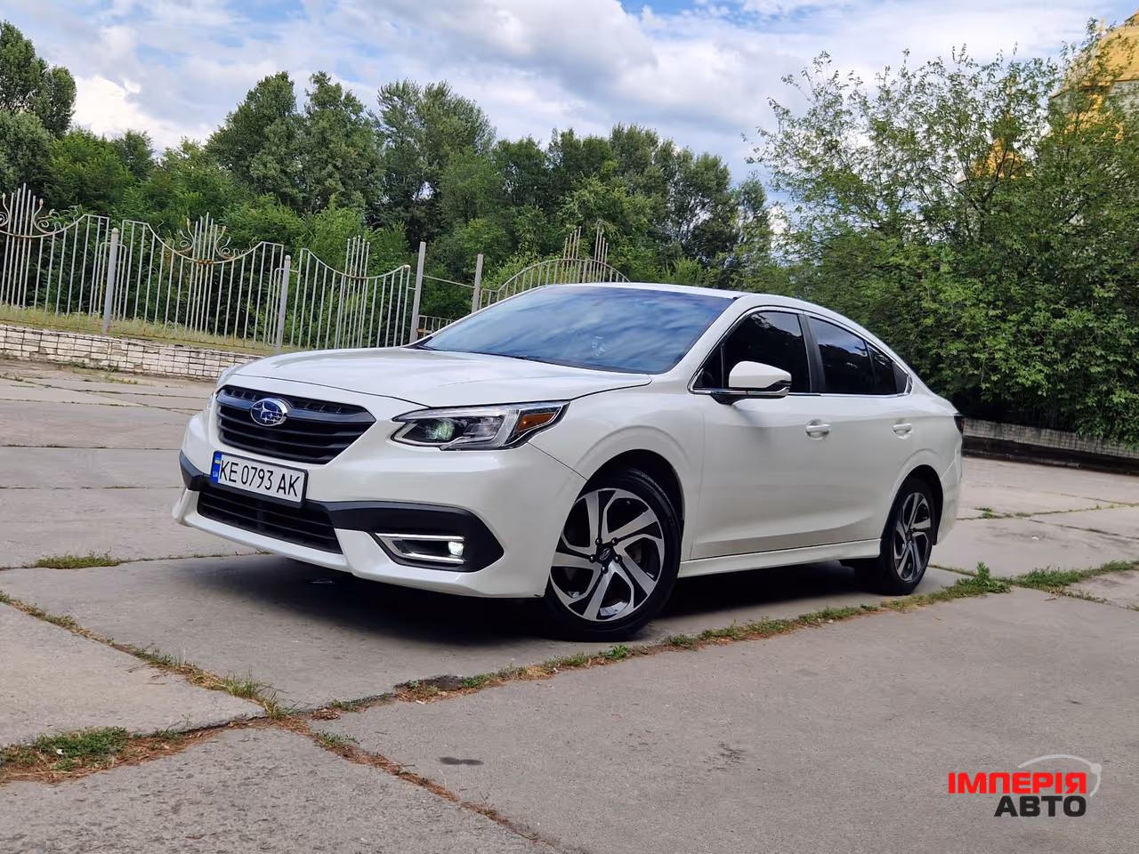 Subaru Legacy - фото 1
