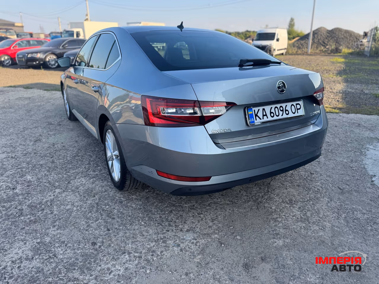 Skoda Superb - фото 13