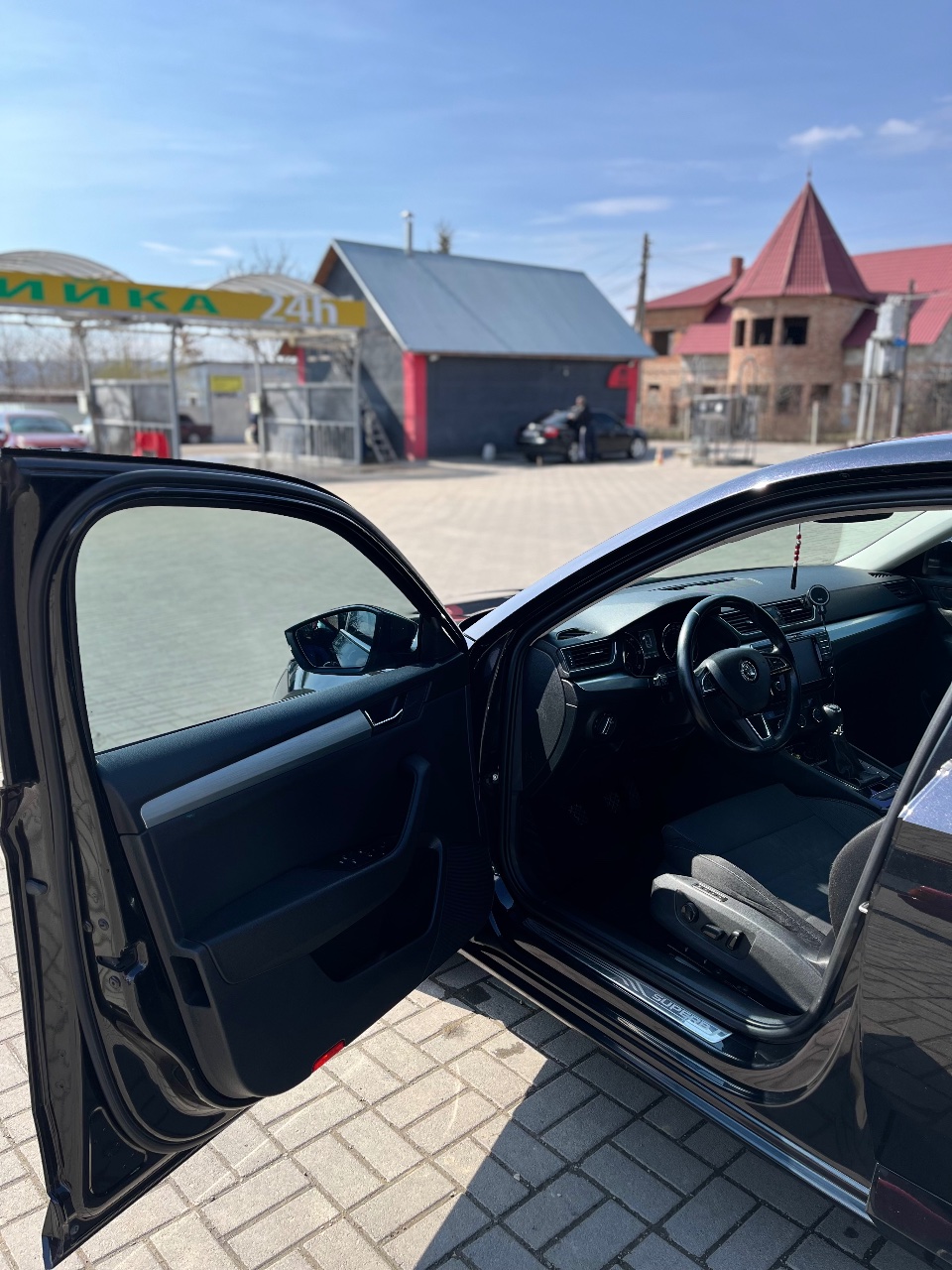 Skoda Superb - фото 11