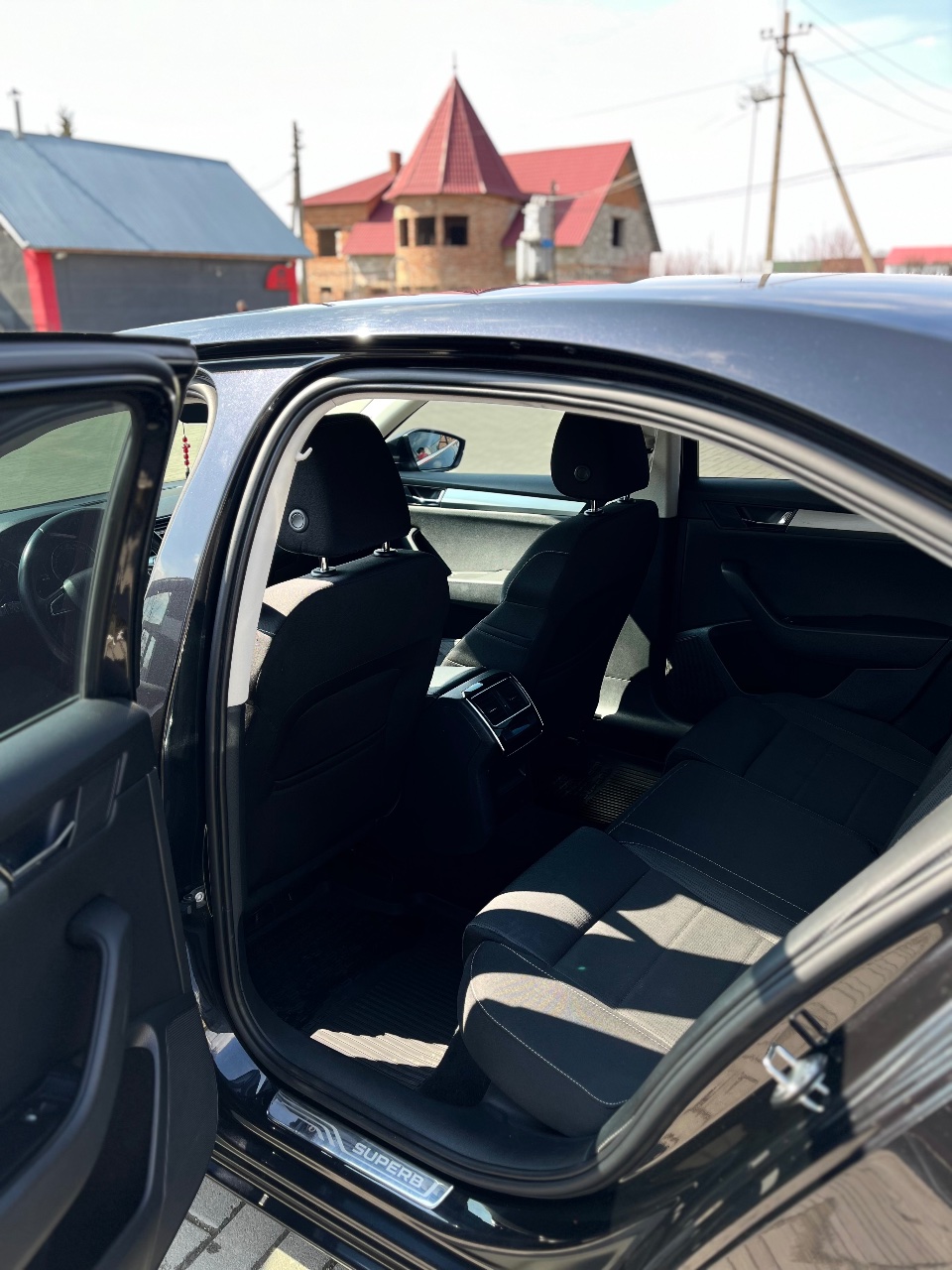 Skoda Superb - фото 15