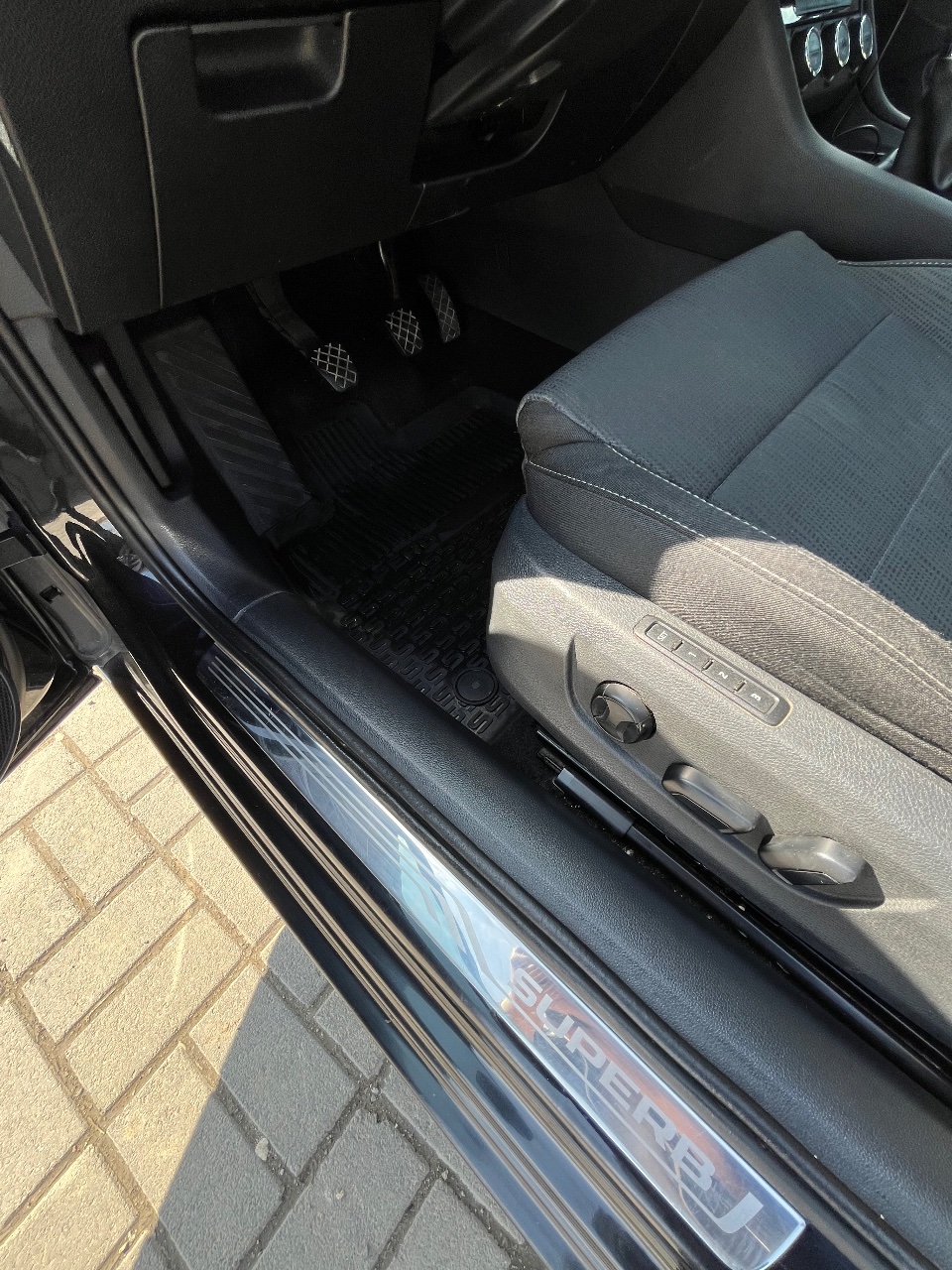 Skoda Superb - фото 13