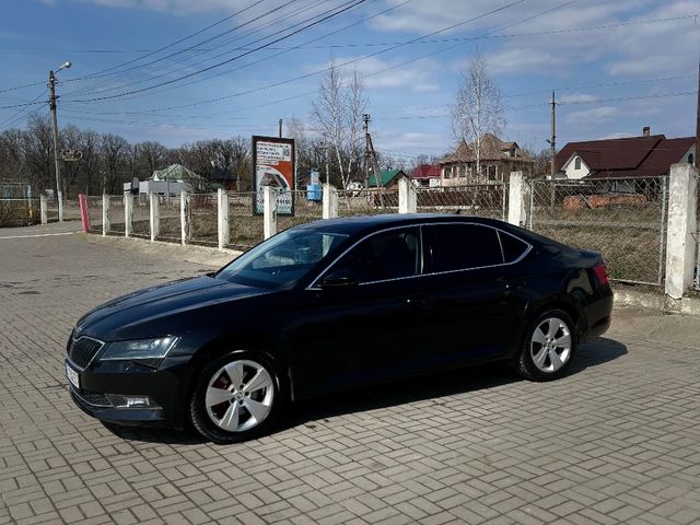 Skoda Superb - фото 4