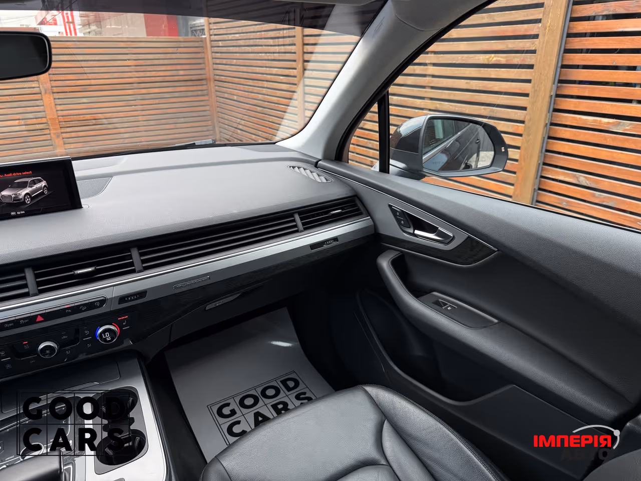 Audi Q7 - фото 47