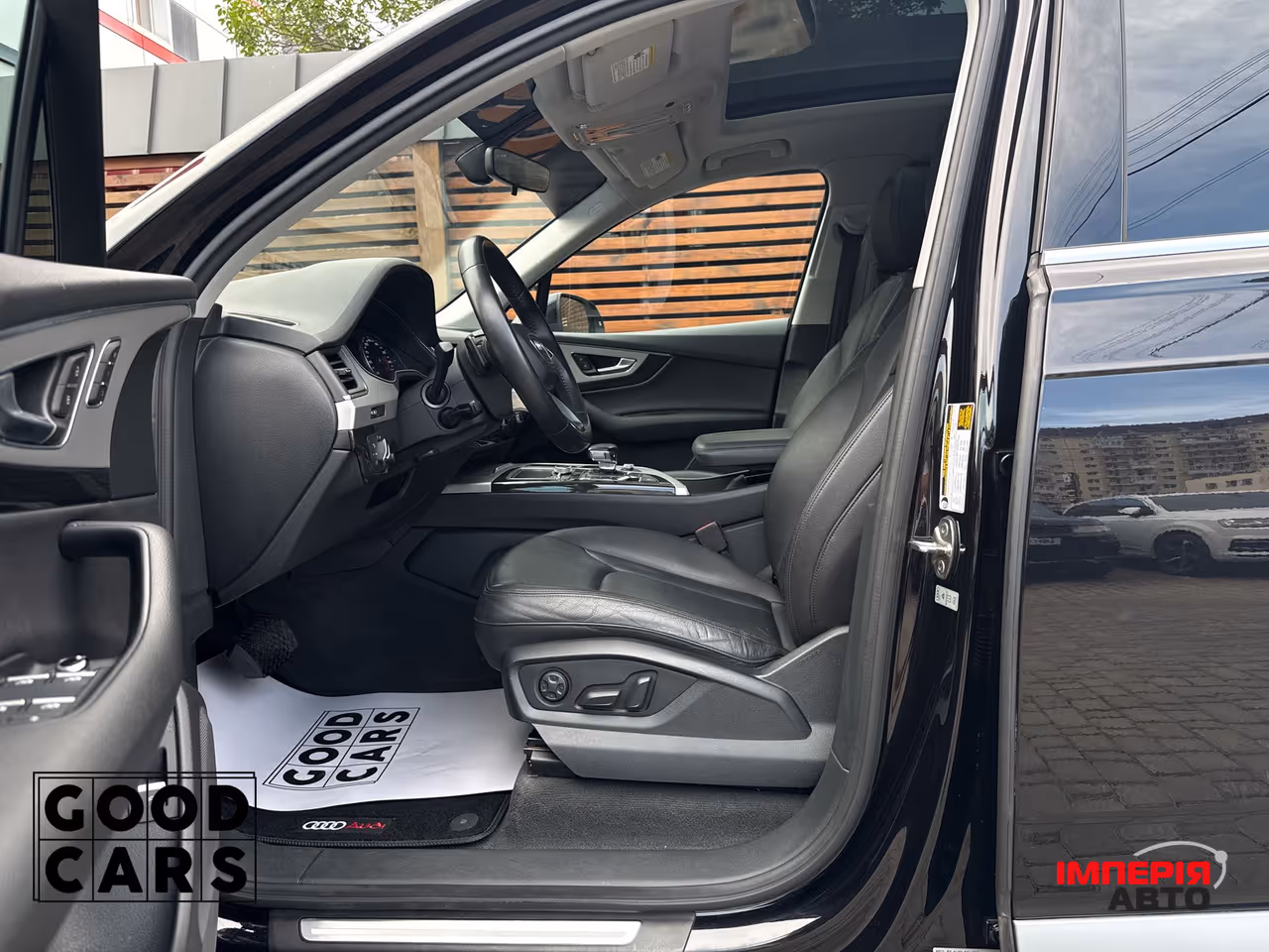 Audi Q7 - фото 23