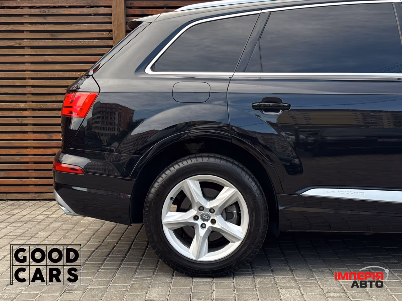 Audi Q7 - фото 12
