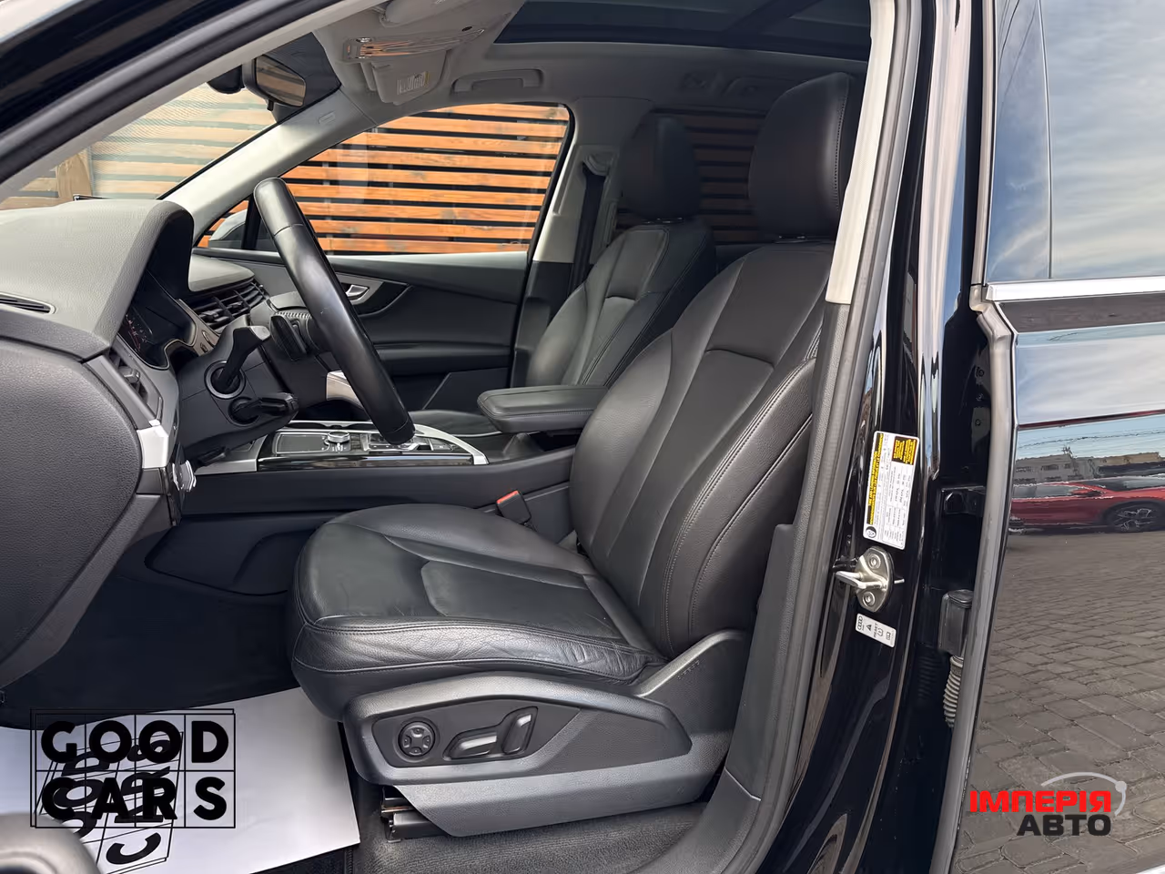 Audi Q7 - фото 24