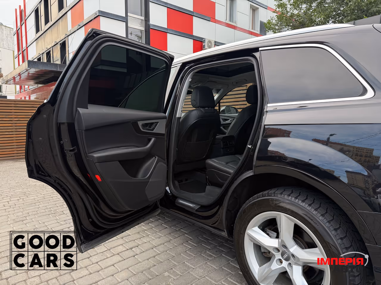 Audi Q7 - фото 27