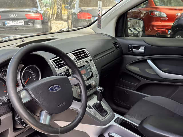 Ford Kuga - зображення 5
