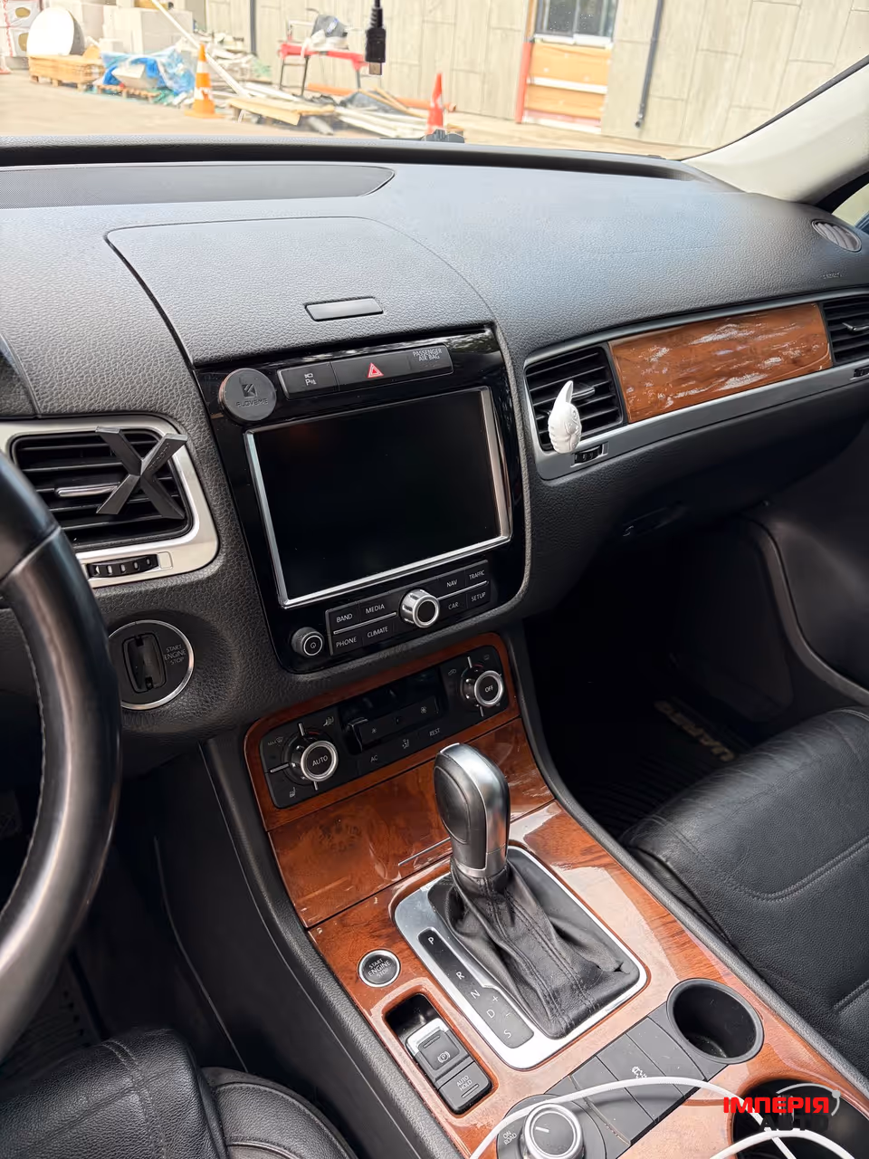 Volkswagen Touareg - фото 18