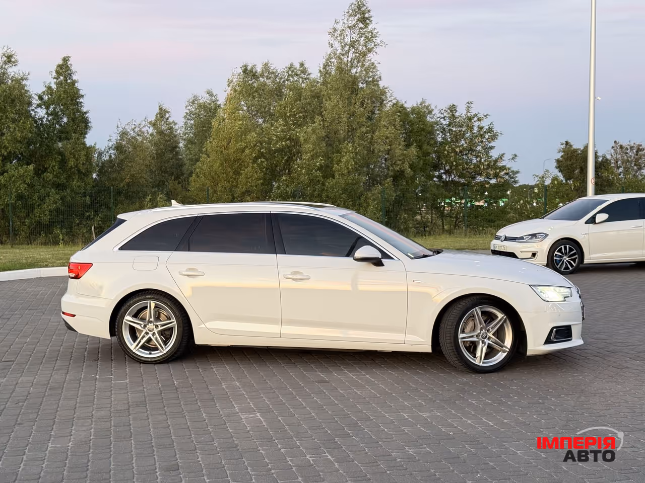 Audi A4 - фото 3