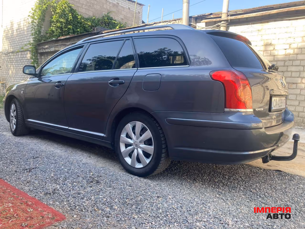 Toyota Avensis - фото 1