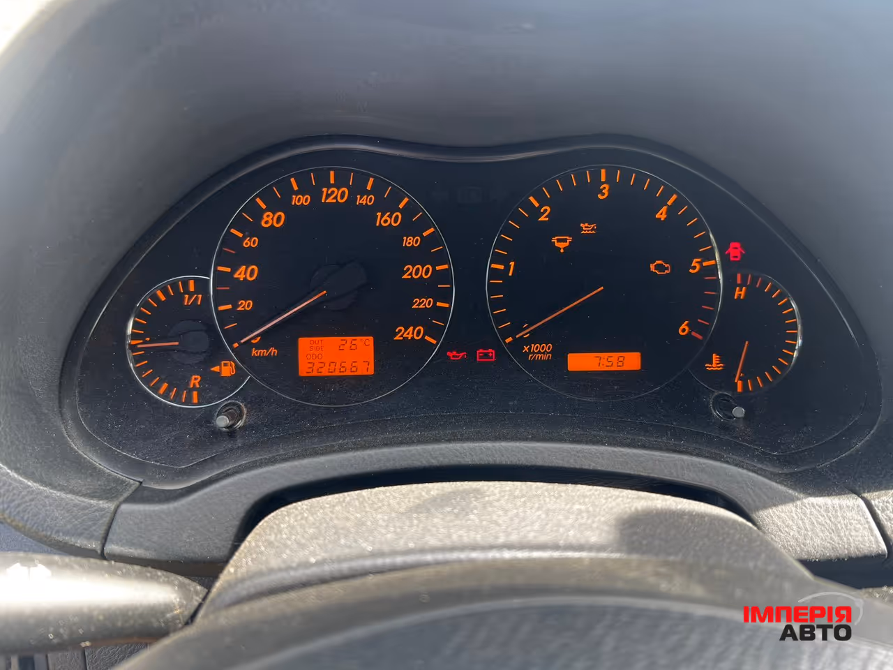 Toyota Avensis - фото 5
