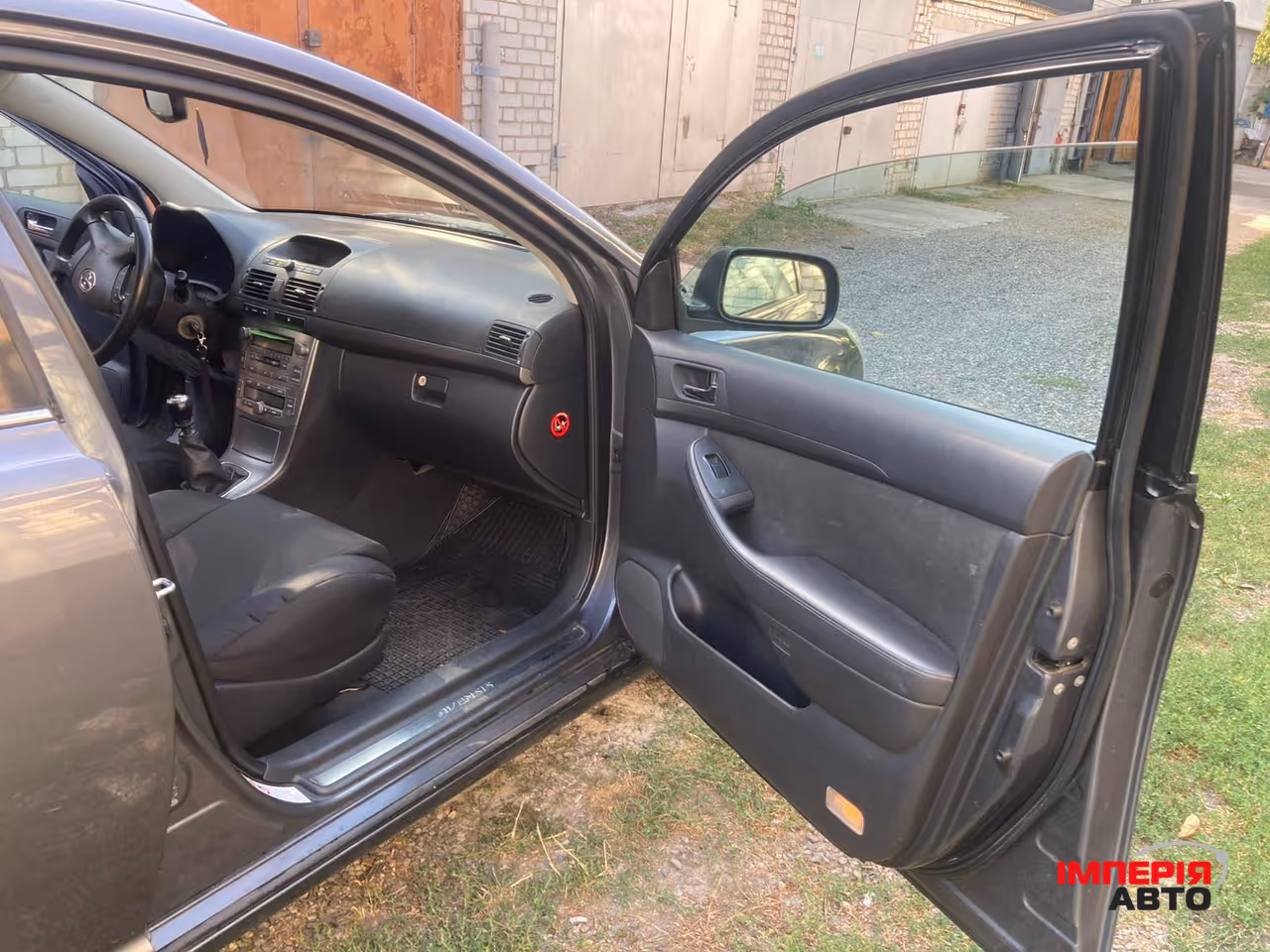 Toyota Avensis - фото 4
