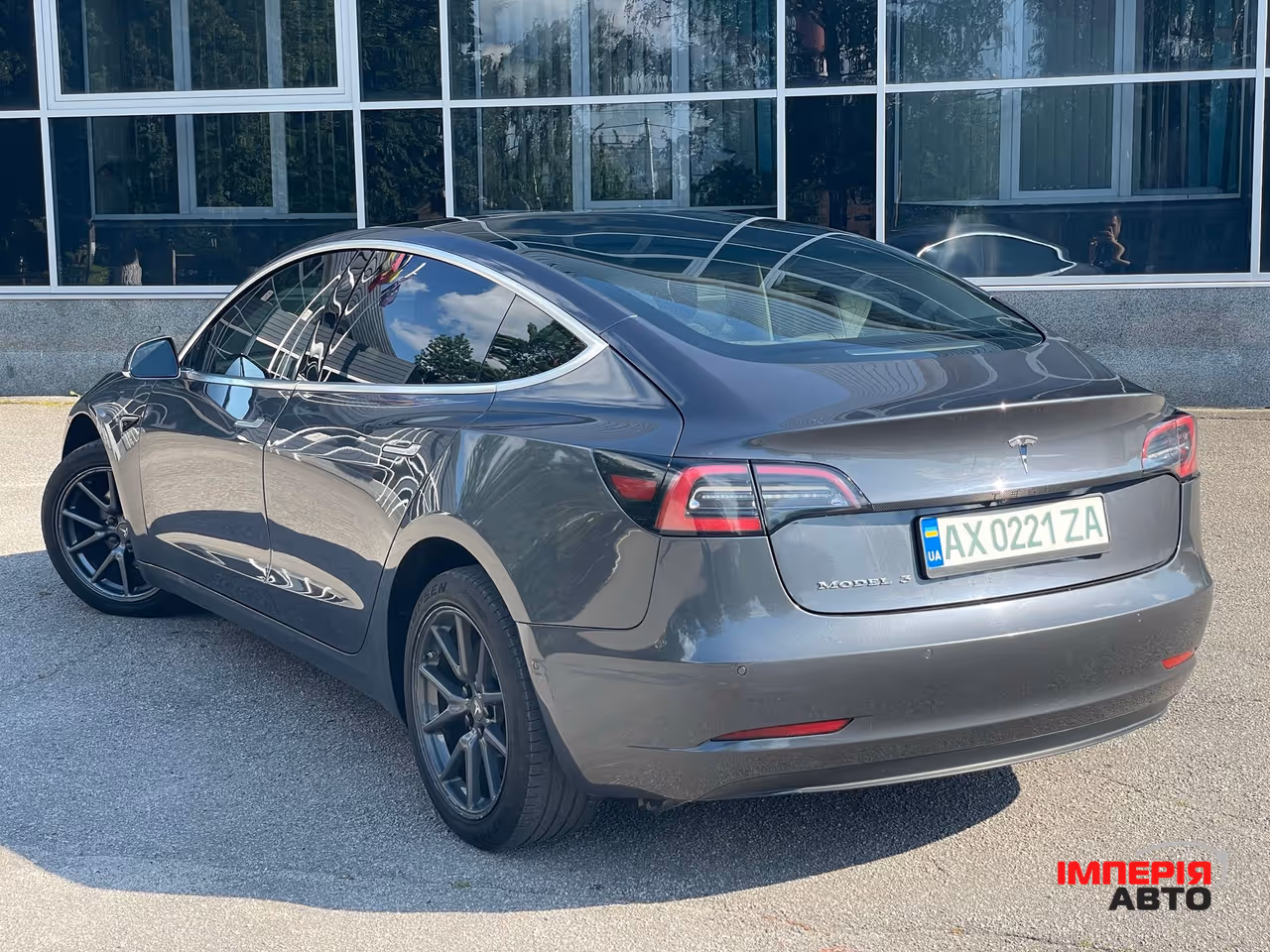 Tesla Model 3 - фото 5