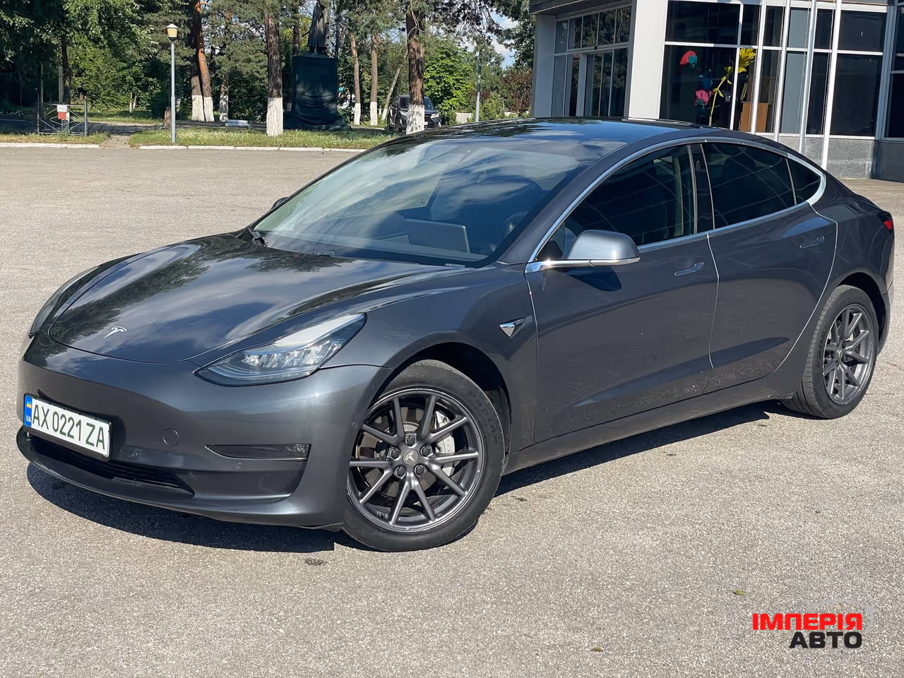 Tesla Model 3 - фото 2