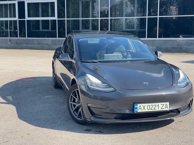 Tesla Model 3 - зображення 3