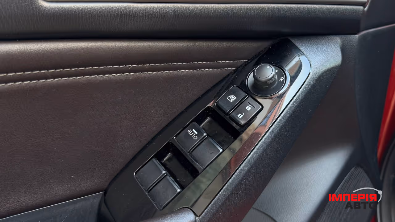 Mazda 3 - фото 14