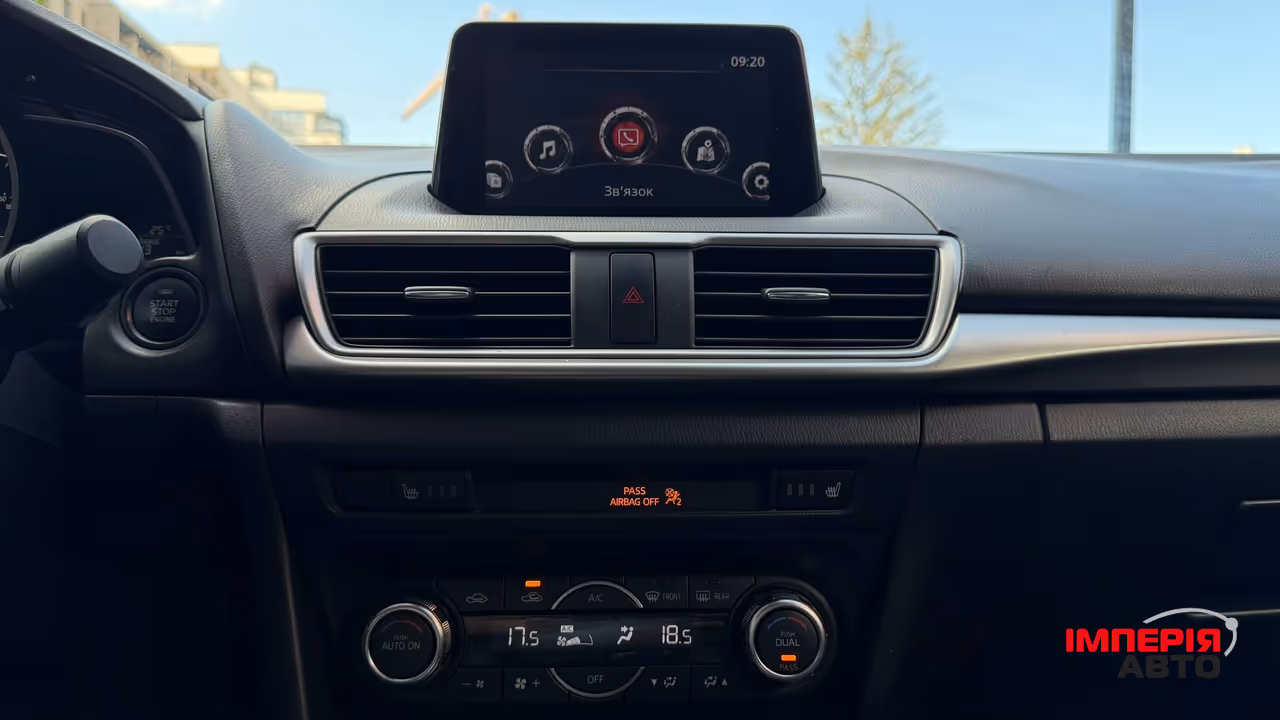 Mazda 3 - фото 20