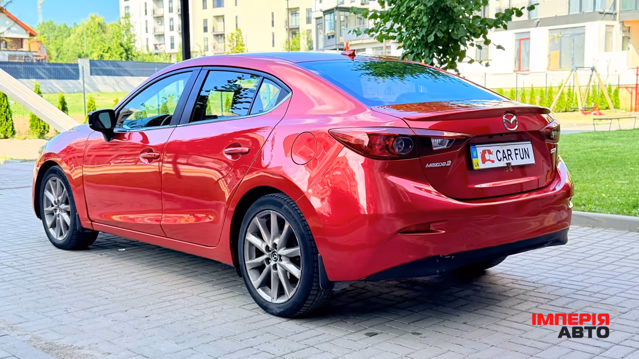Mazda 3 - фото 5