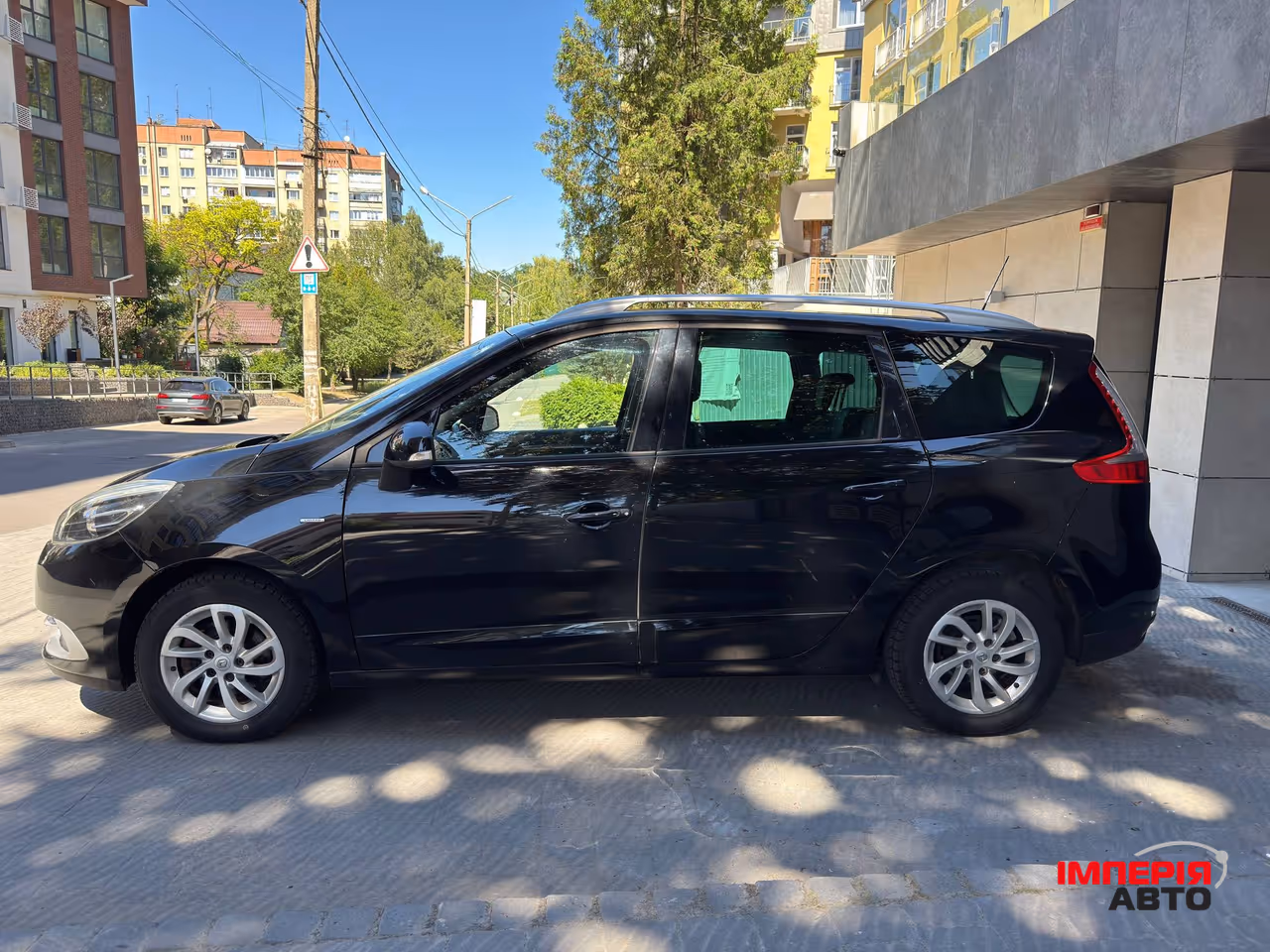 Renault Scenic - фото 4