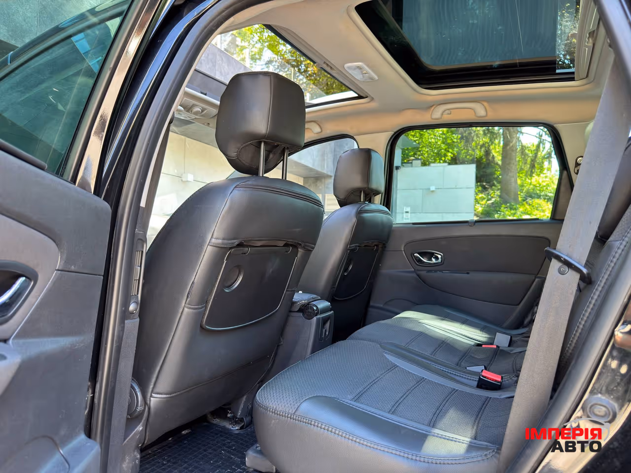 Renault Scenic - фото 17