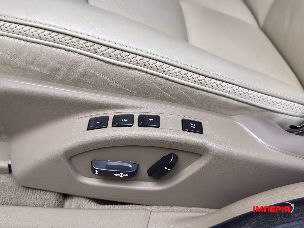 Volvo XC70 - фото 13