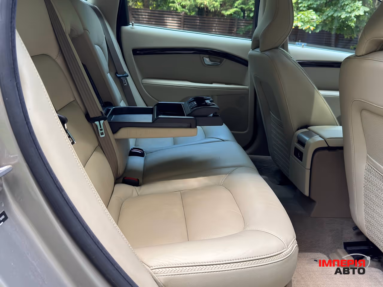 Volvo XC70 - фото 18