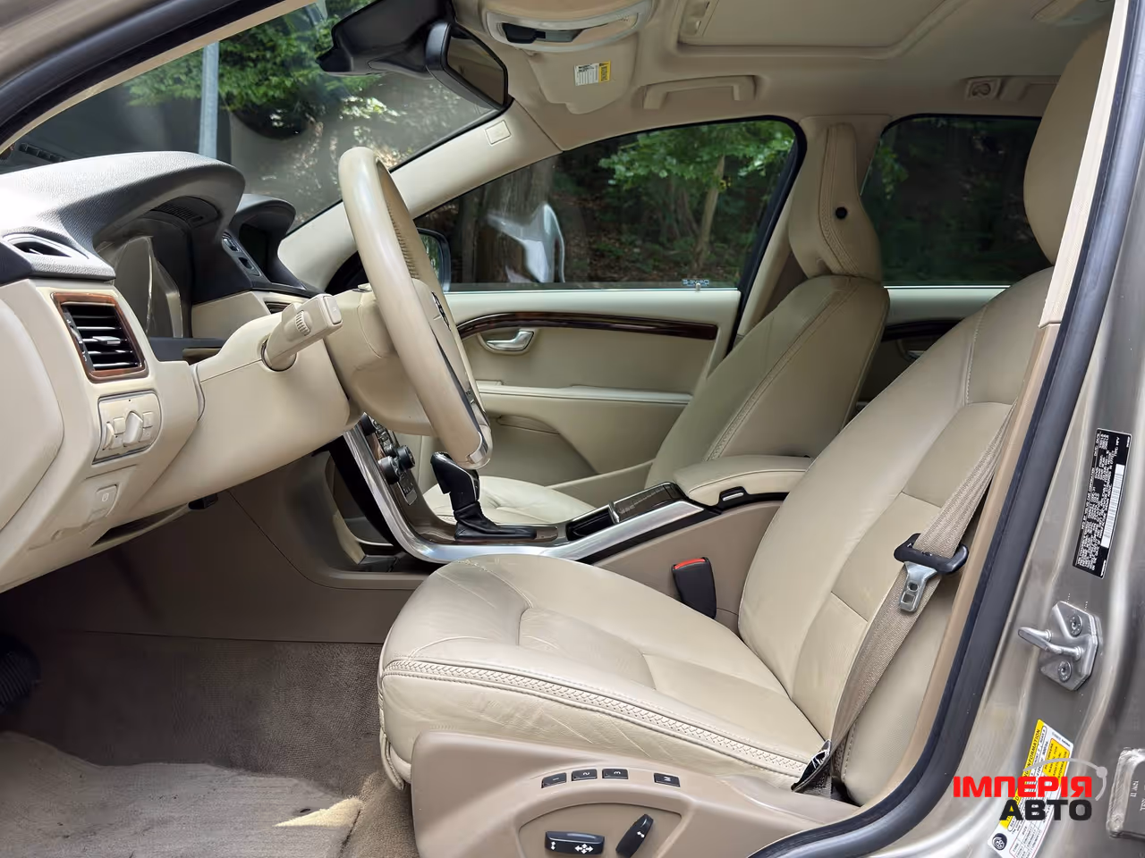 Volvo XC70 - фото 12