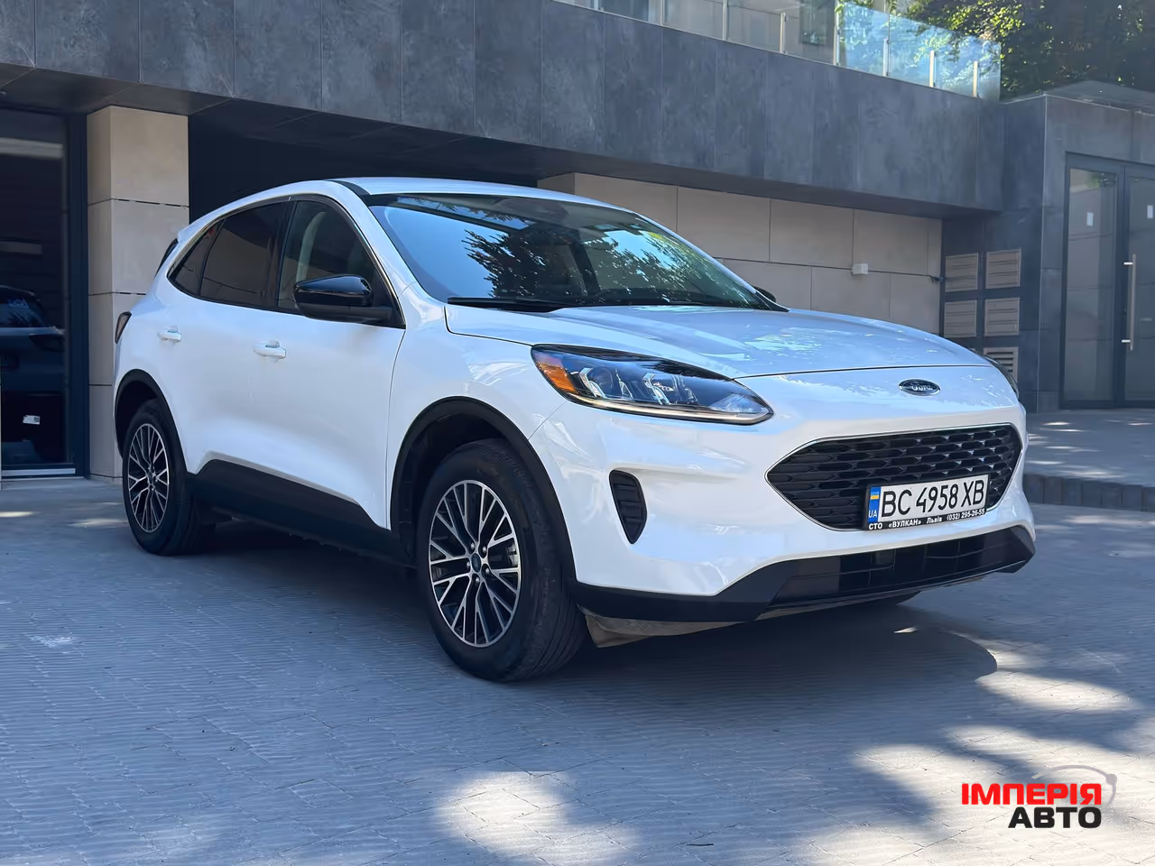 Ford Escape - фото 1