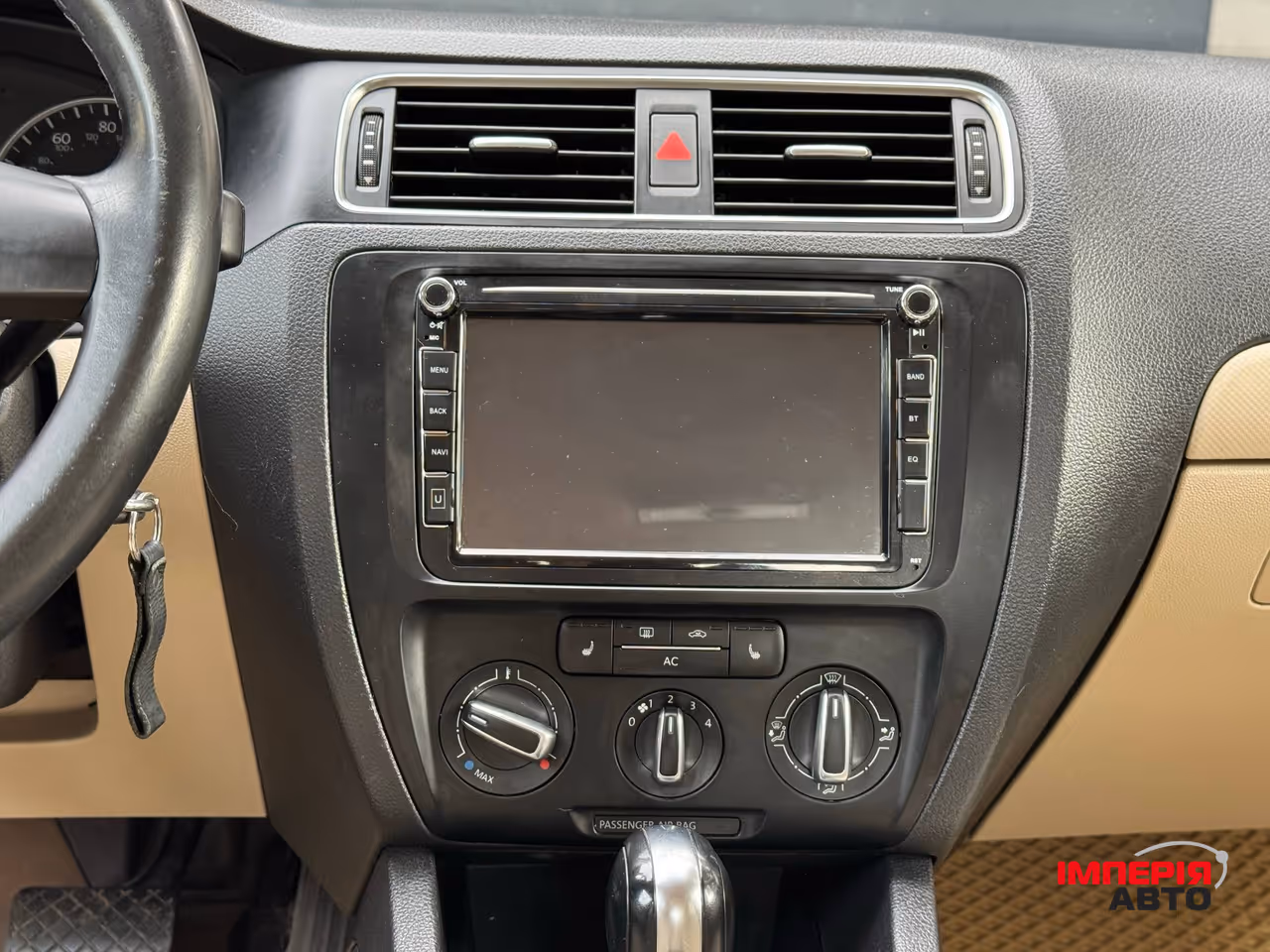 Volkswagen Jetta - фото 21